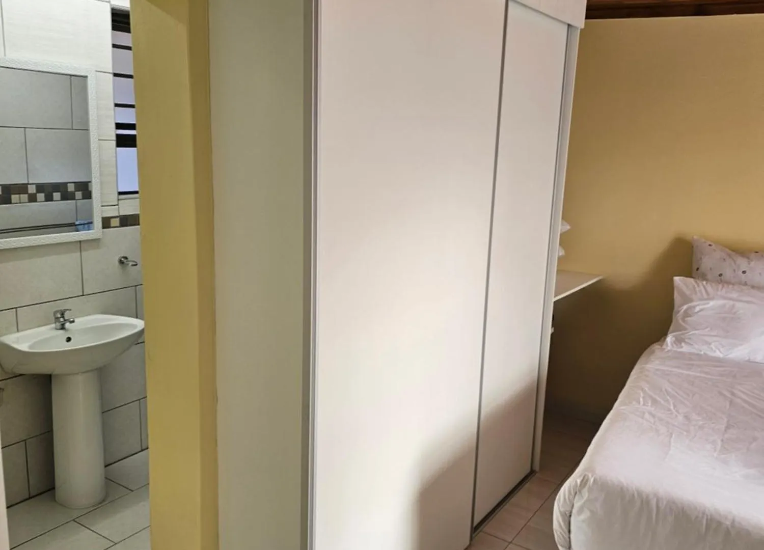 Lpm Guests Bv Bed & Breakfast Port Elizabeth